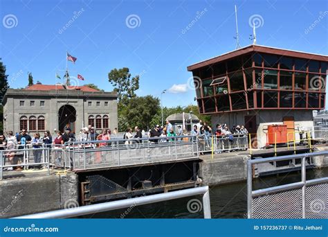  Ballard Locks, Enormt Ingeniörskap i Seattle med Vattenvägar och Lågor!