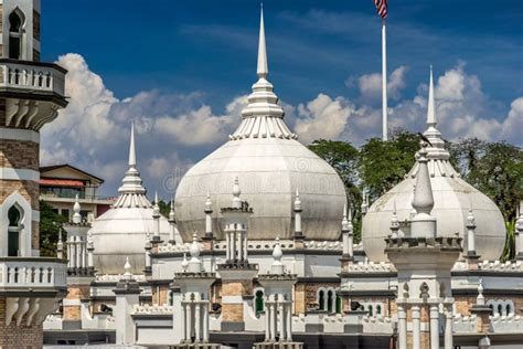 Masjid Jamek Klang: En historisk moské mitt i hjärtat av en pulserande stad!