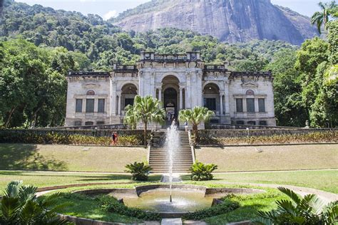  Parque Lage - En Oas av Romantik och Konst i Hjärtat av Rio de Janeiro!